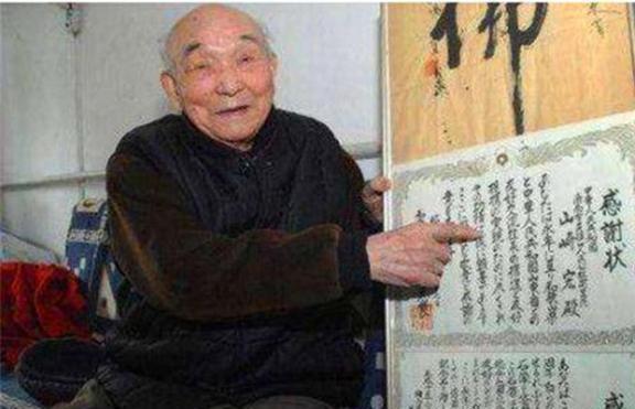 国产精品美女久久久久 精品久久久久在现实中