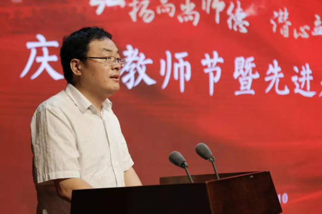 香港夜王电影 娱乐产业的江湖大佬