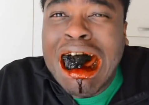 快手暗网 信息传播速度较慢但深度更强