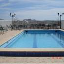 b站丸子包 它与高端潮流品牌虽有差距