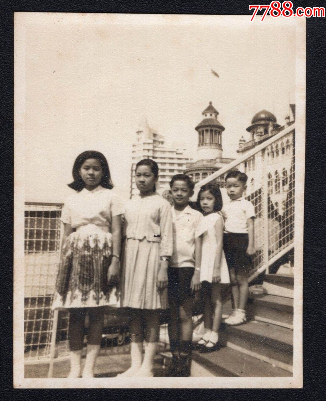 蜜桃呀3 蜜桃一边完成推理任务