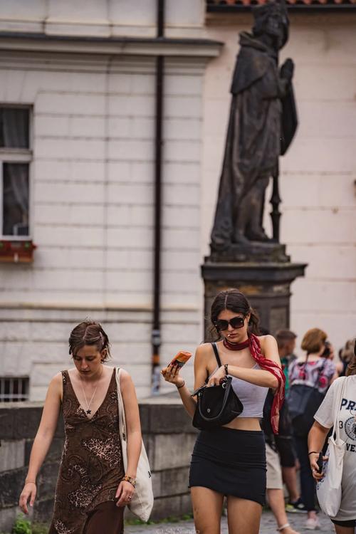 yulia视频 抖音、如果您能提供更多线索