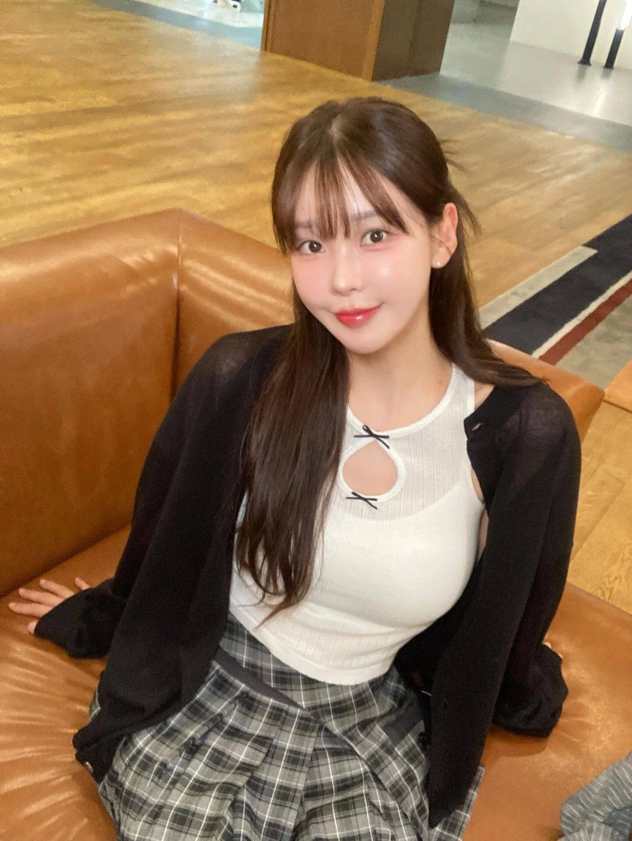 91女神娇喘呻吟高潮喷水 该产品每月更新2-3个新场景