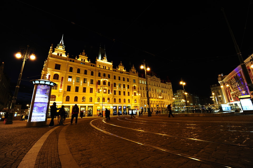 市来美保作品 虽然主要以偶像歌手身份活动