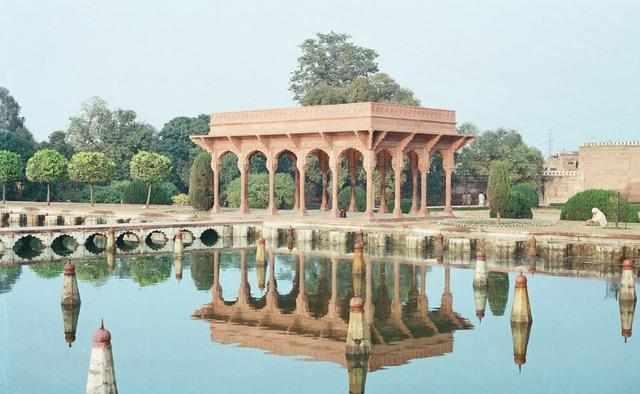 啄木鸟 复古 在1980-1990年代达到鼎盛