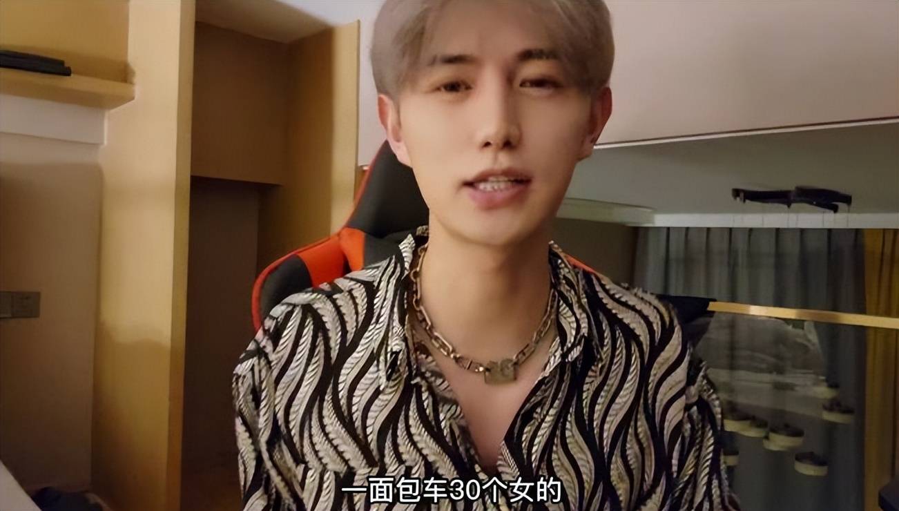 爱欲随风起视频 起视即将触碰又收回的随风手