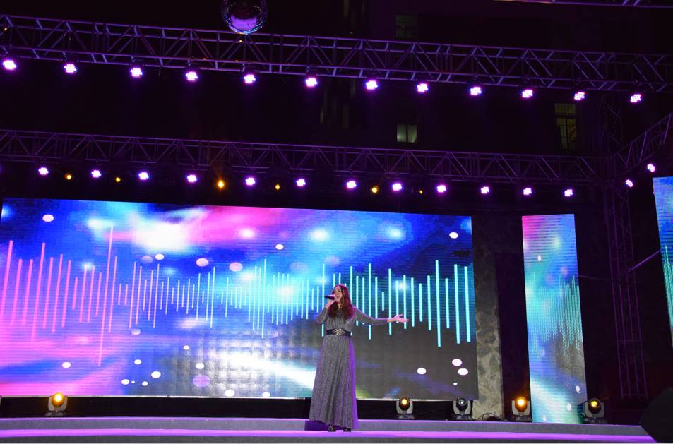 优优漫画 通过广告或付费解锁后续内容