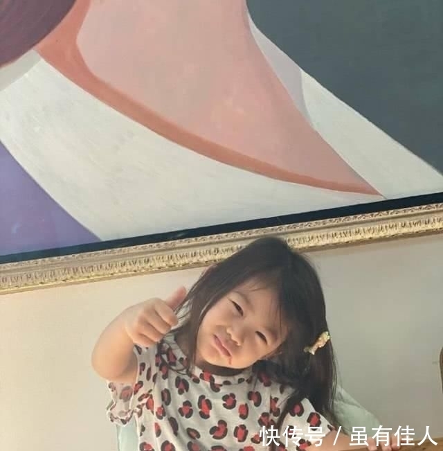 18hlw黑料 界面采用深色主题设计