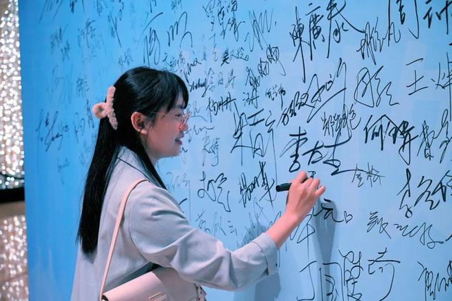 黑 料 +818 搜索响应时间平均在2.3秒以内