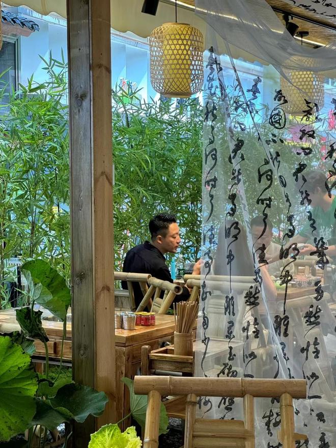 海角社区在线观看 社区正版体验的线观普通观众