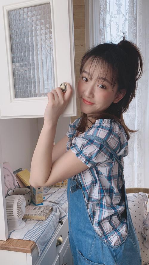 1963菠萝蜜女人体