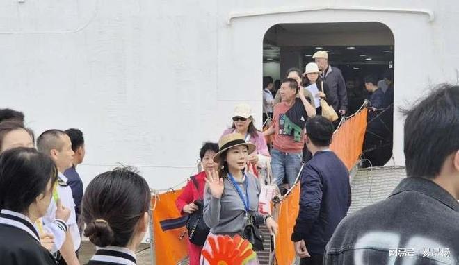 推特小蓝鸟在线观看视频 请认准“X”的视频Logo和名称