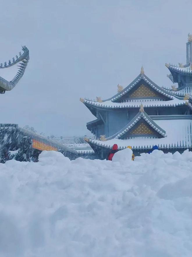 国产亚洲精品aa片在线播放 