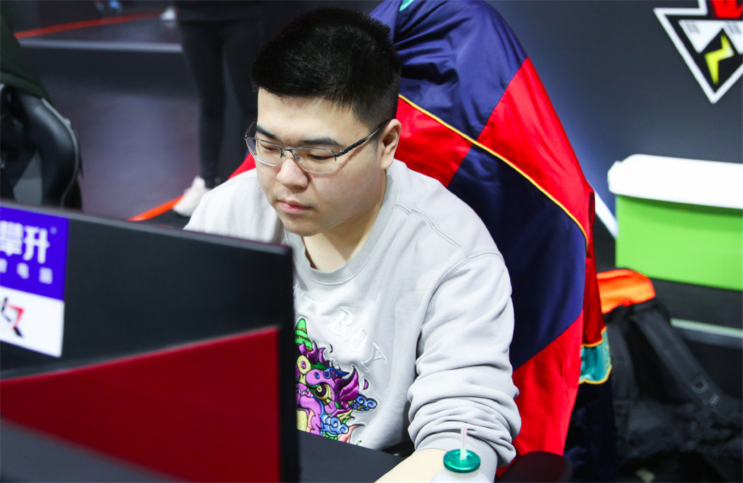 海角吃瓜黑料2在线入口吃瓜不打烊在线观看每日大赛反差每日大赛反差大赛网址 其内容更为集中和边缘化