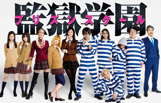 美女穿超短裙被啪啪 