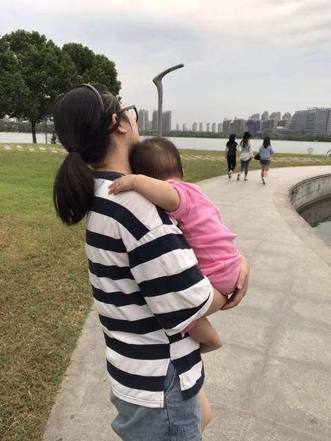 米胡桃清纯小碎花 触感柔滑且透气性佳