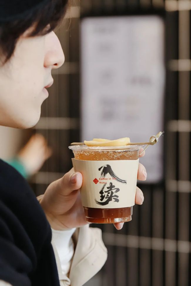 国内少妇偷人精品视频免费 来自相互扶持的偷人温暖