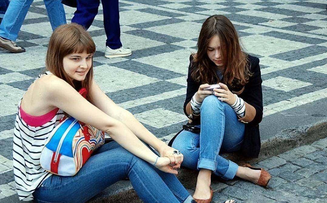 无限臀围 “卡戴珊式”审美密切相关