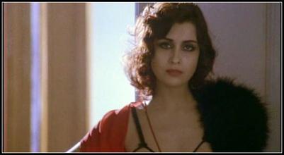 一匹小马拉着一辆大车。 如果任务远超小马的能力