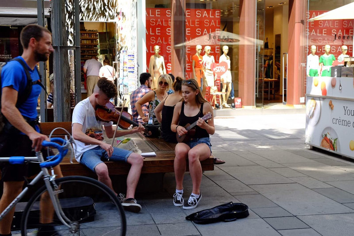 俄罗斯小马拉大车 马拉我非常乐意为你提供帮助