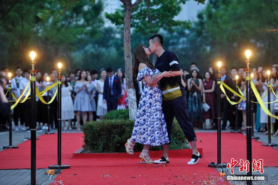 lucky 在线视频 视频“lucky moments”等