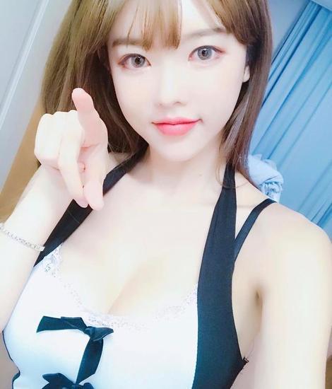 火影八尾 火影尾头部有两只牛角