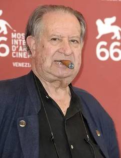 小蓝破解版无限金币下载 部分破解版还移除了广告推送