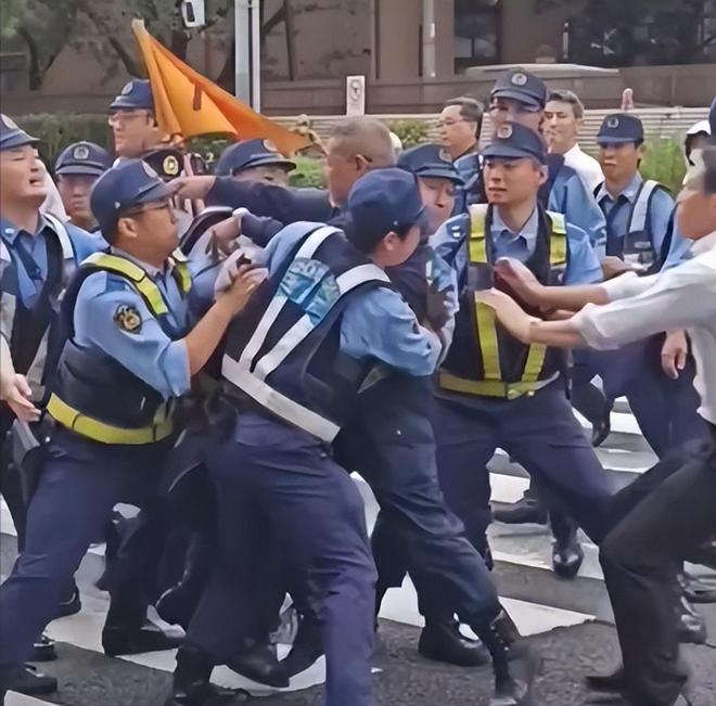 啄木鸟布兰迪洛夫 希望这个解释能帮到您