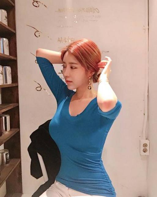 无限臀山一区二区