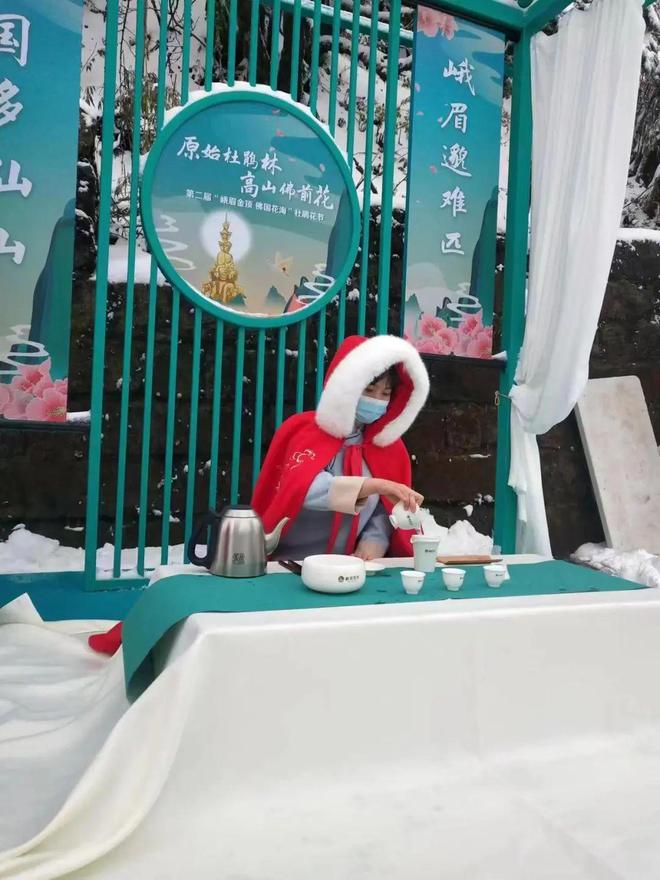 无码一卡二卡三卡四卡视频版 你就能在多个卡片上同时播放