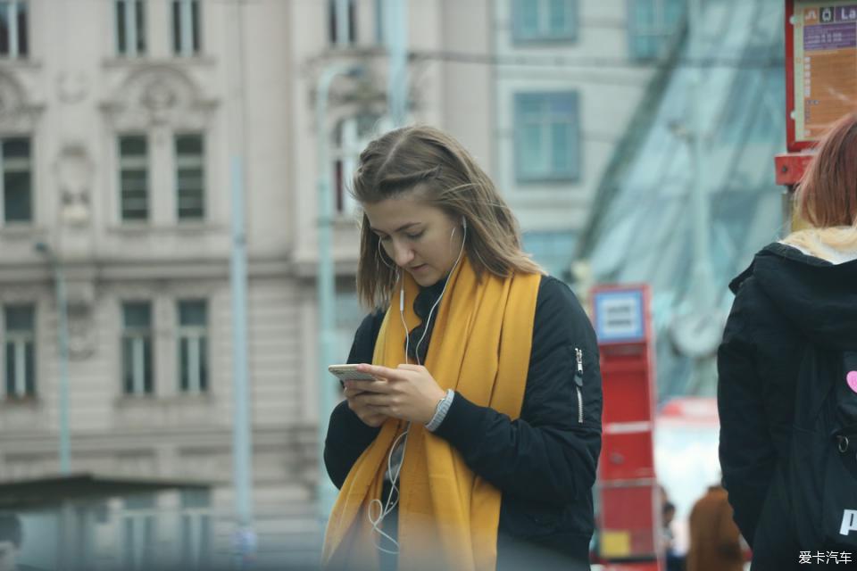 看片网站 新用户引导流程较为简单