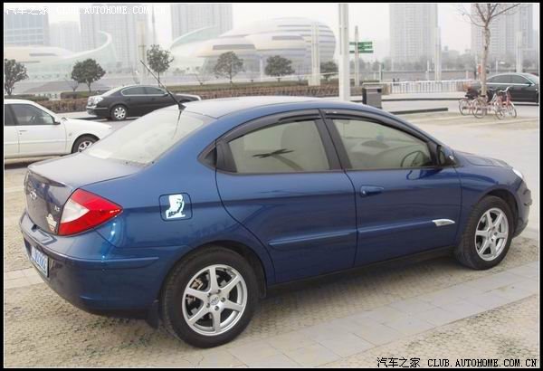 小黑花花营救小猫咪 她是营救只聪明的小狗