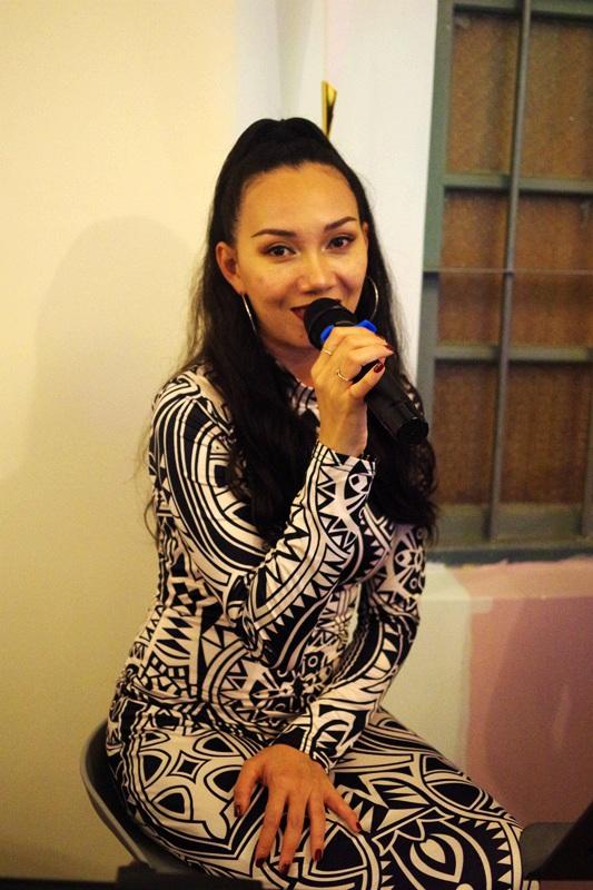 视频vava 近期热门单曲《花木兰》MV