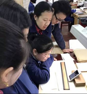 中文精品一区二区三区四区