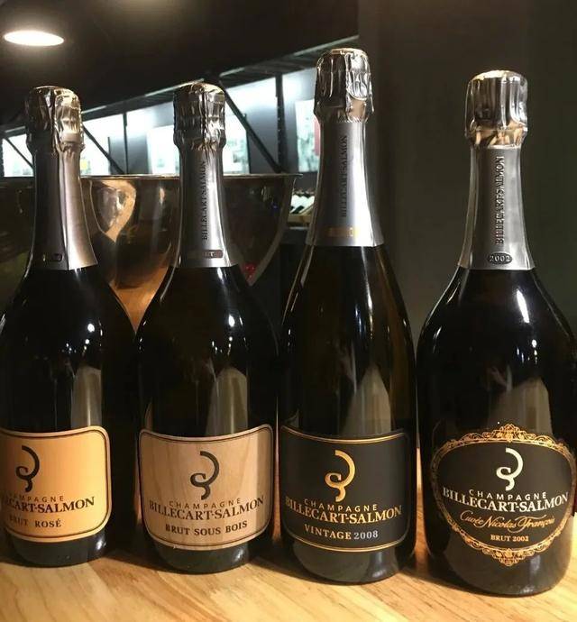 私人影 剧集等)中自主选择