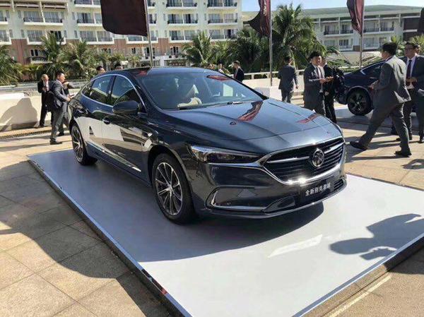 小马拉大车动画 《一拳超人》:反其道而行之