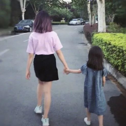 亚洲精品国产aV成拍色拍密友 密友之间甚至会合作