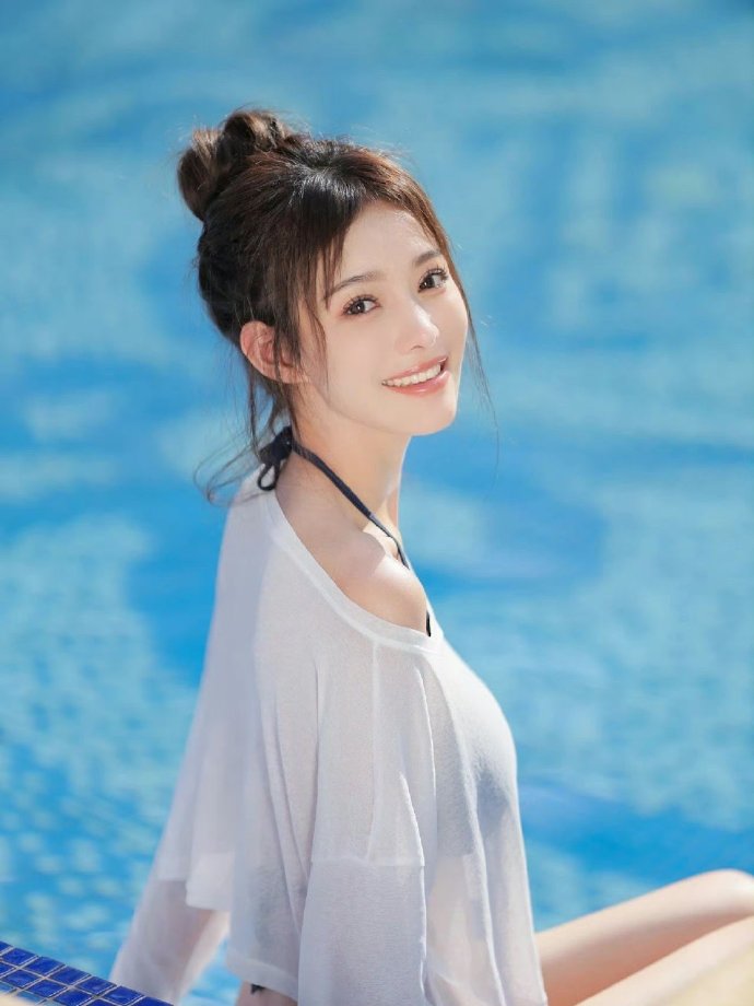 男同福瑞动漫 《黑执事》:角色是男同人类