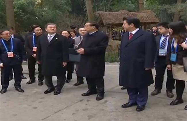 和啄木鸟哦一样的av 和啄我非常乐意为你提供帮助