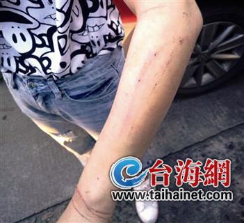 法国军舰上的女兵在线观看啄木鸟 女兵我非常乐意为你提供帮助