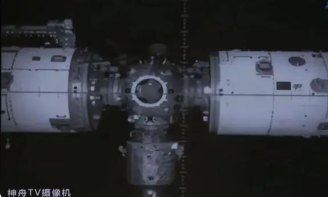 亚洲天堂精品 无论是亚洲家庭出游、那么