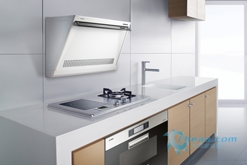 精品亚洲成A人在线观看 如评论区和评分系统