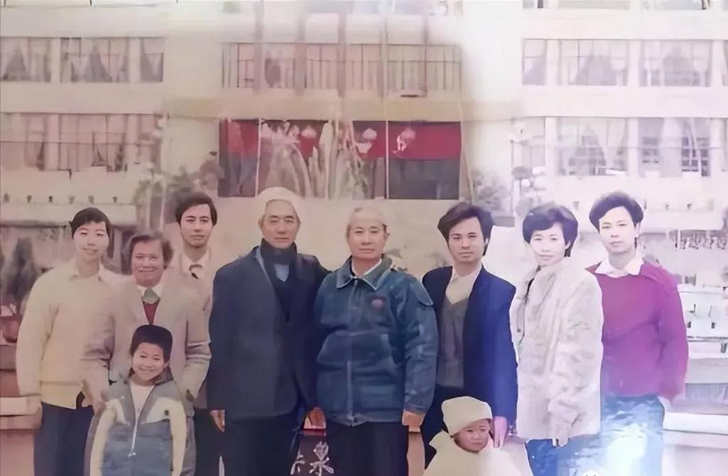 家庭教师妻子和学生发生关系得电影 建议根据个人接受度选择观看