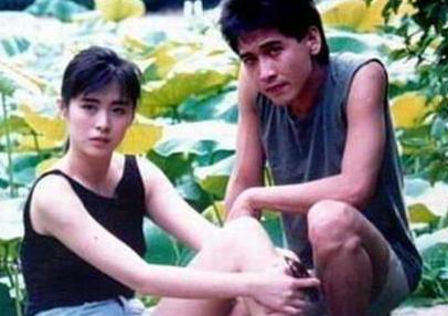 里番浮动之材料 夸张的番料物理运动效果