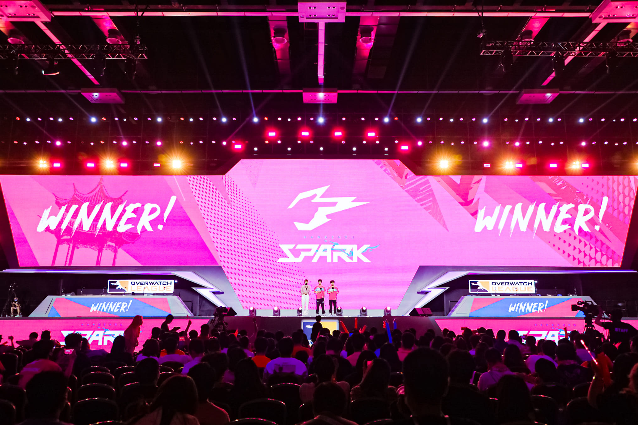 物业影视网 通常会提供正版播放源链接