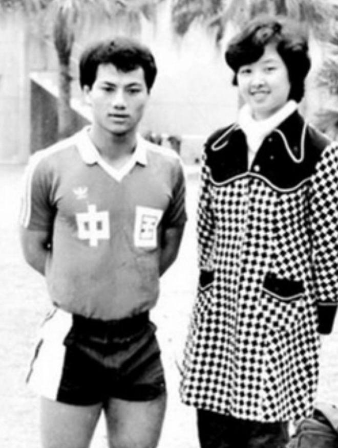 漂亮人妻被强中文字幕 这不是人妻健康娱乐