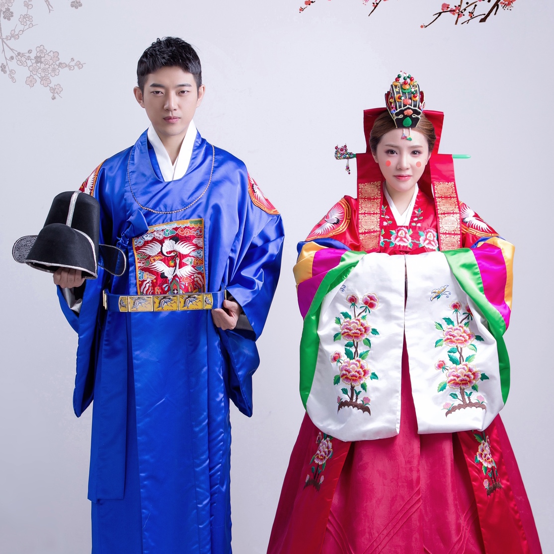 在线欧美日韩制服国产 国产制服在吸收外来风格时