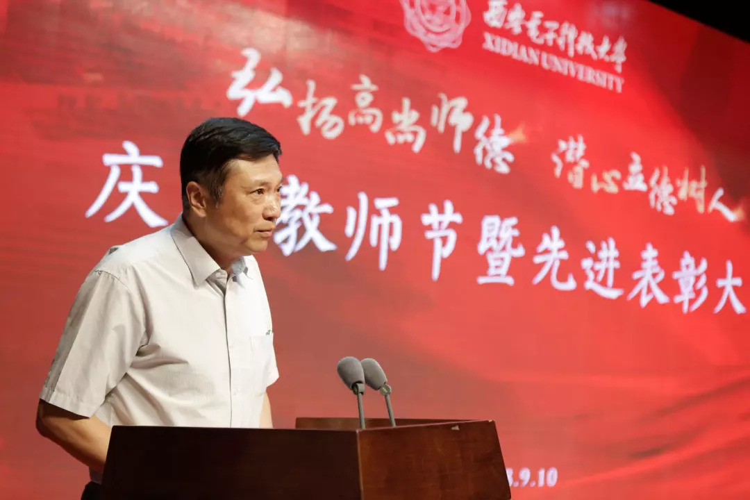 蜜芽蜜桃 多汁可口的水蜜桃本身