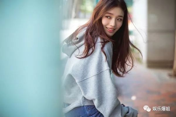 女短视频 职业女性的女短视频力量与美