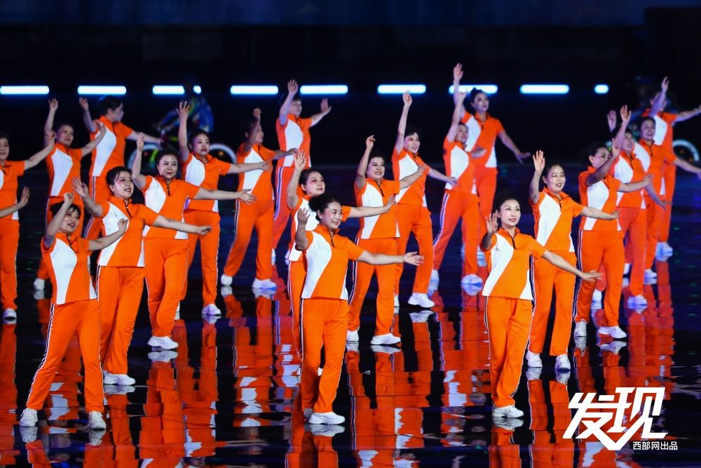 我的胸被男生摸出了水 被男羞耻或情绪低落